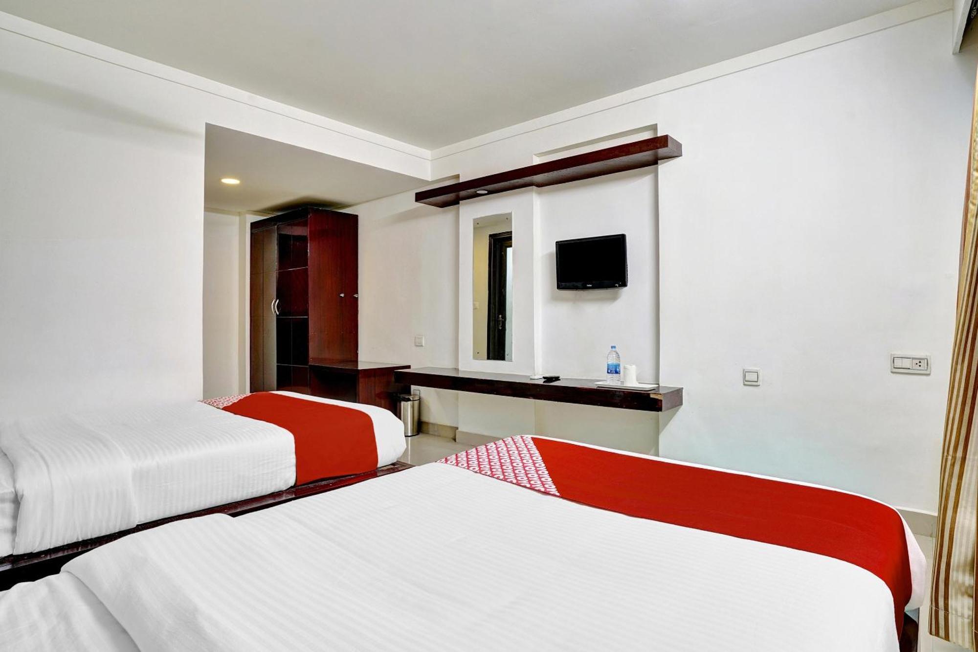 Hotel O Aec Residency Mararikulam Kültér fotó