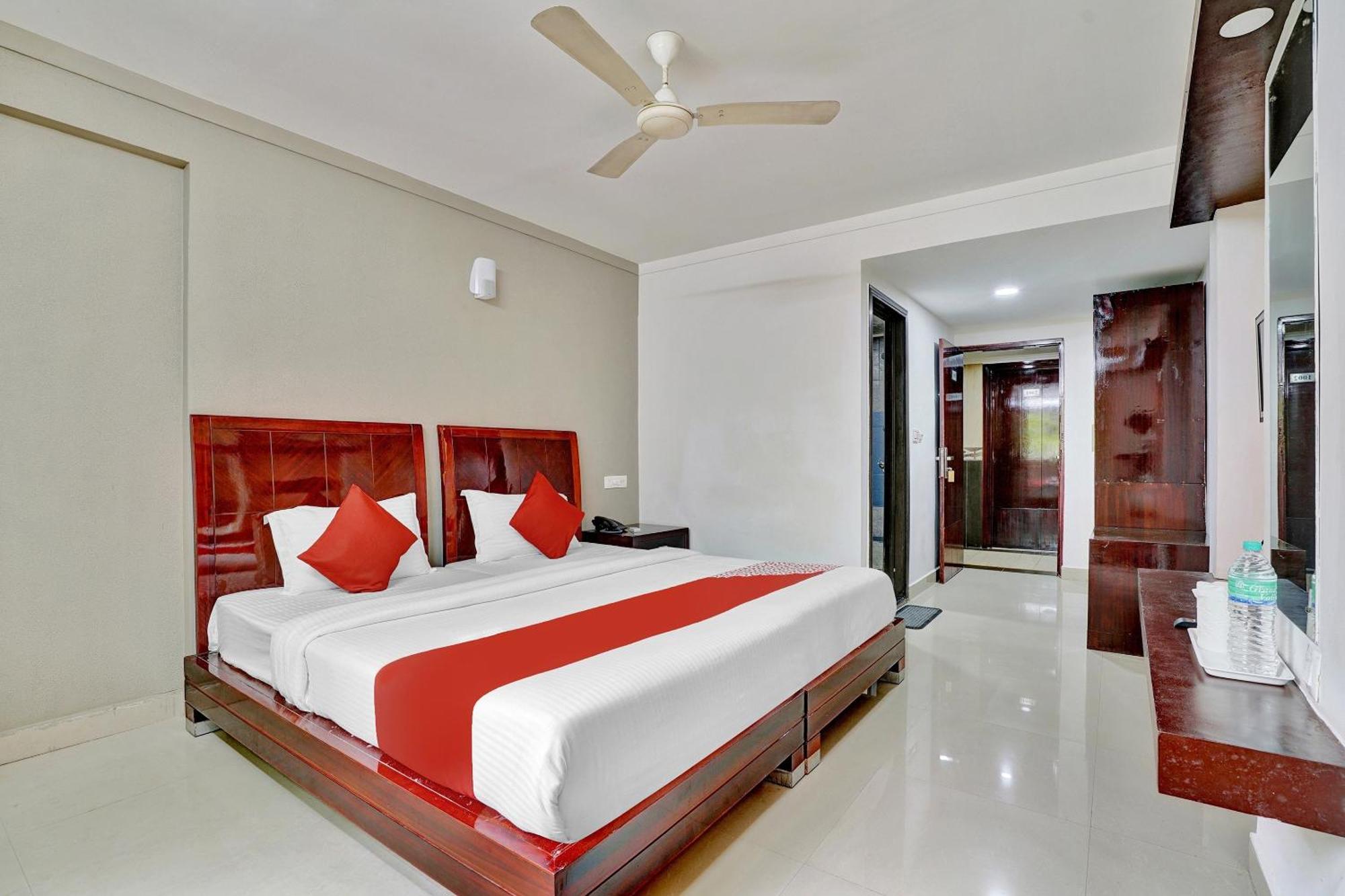 Hotel O Aec Residency Mararikulam Kültér fotó